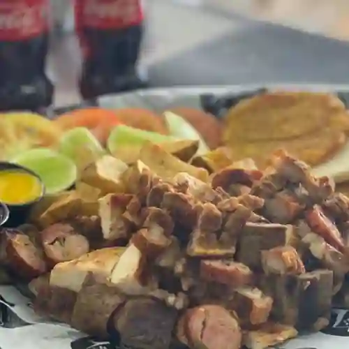 Super Picada 2 Personas+ 2 Coca Colas