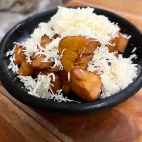 Maduros con queso costeño