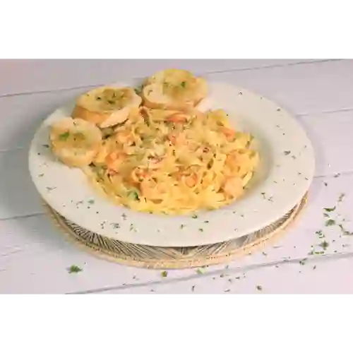 Pastas Fetuccini con Camaron