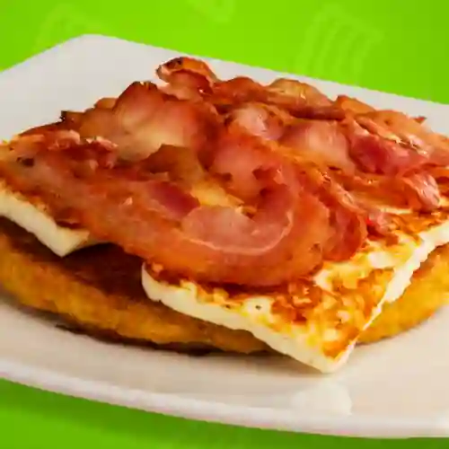Arepa con Tocineta Queso Cuajada