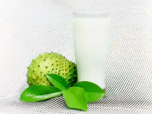 Jugo de Guanábana en Leche