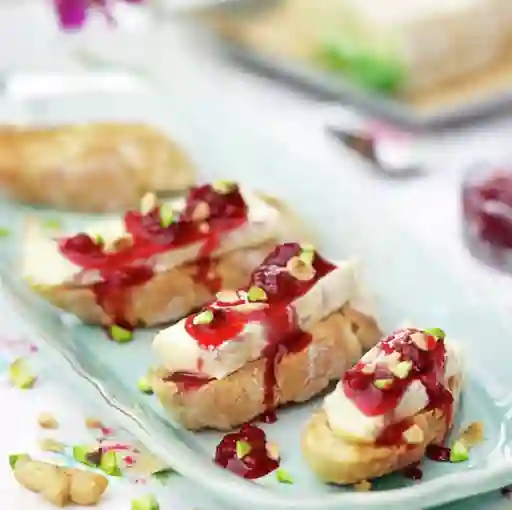 Tostada Queso Brie