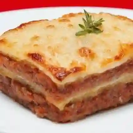 Lasagna de Plátano Maduro y Carne de Res