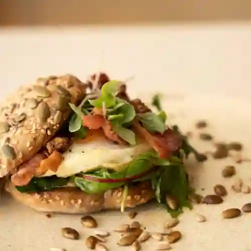 Bagel Tocino y Huevo
