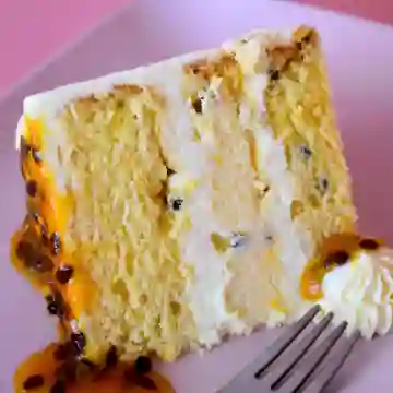 Porción Torta Cheesecake de Maracuyá