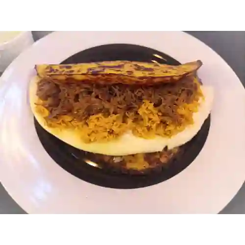 Cachapa mixta con queso de mano