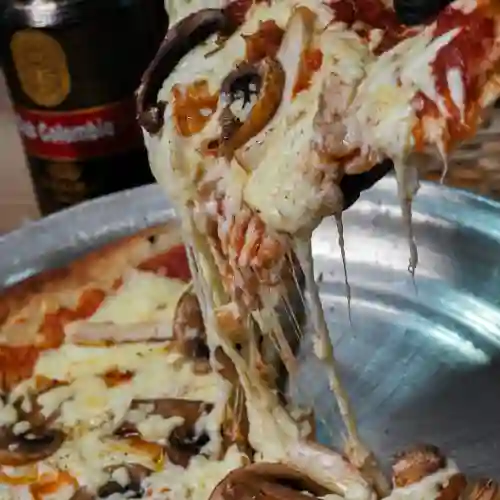 Pizza Pollo con Champiñones