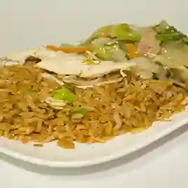 Combo Mini Chop Suey con una Lumpia