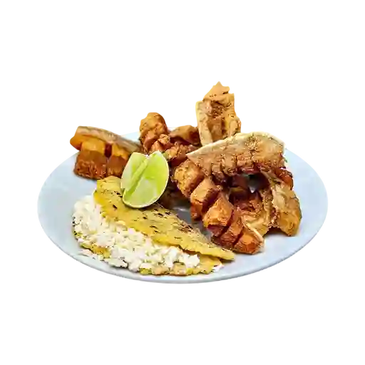 1/2 Chicharrón Galleta con Arepa con Queso