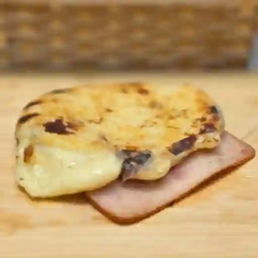 Arepa Jamon y Queso