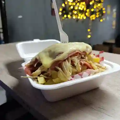 Salchipapa Pollo O Carne