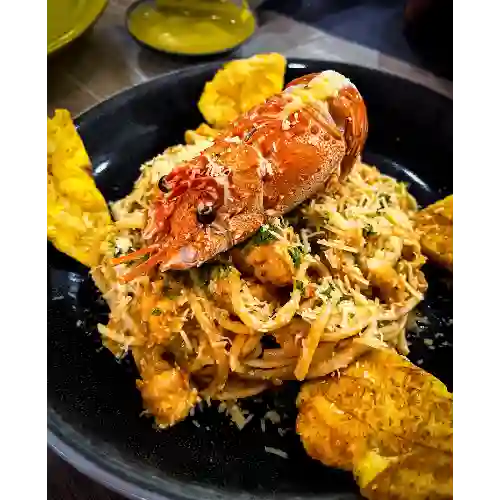 Pasta Marinera con Langosta Baby
