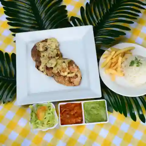 Lomo en Salsa con Camarón