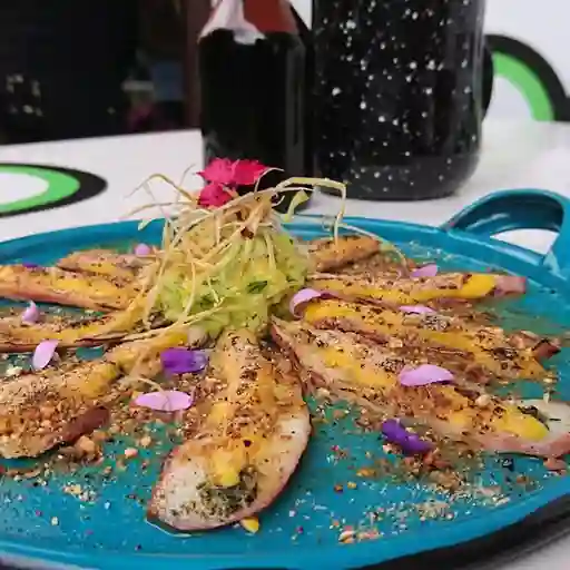 Tiradito de Pulpo Asado