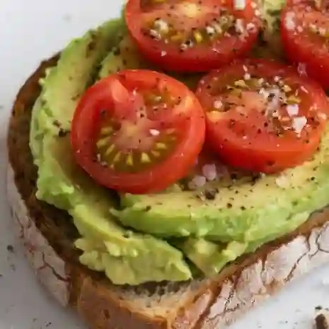 Tostada de solo aguacate