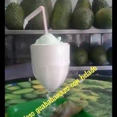 Guanabanazo con Helado