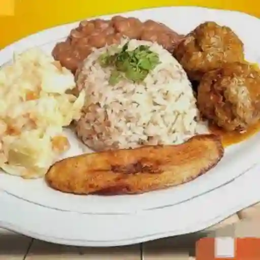 Albóndiga en salsa