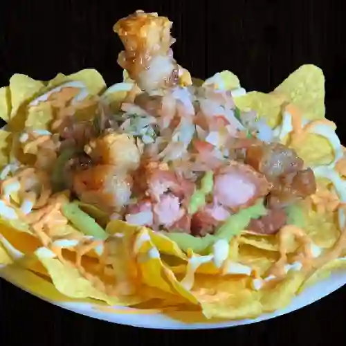 Nachos con Chincharrón