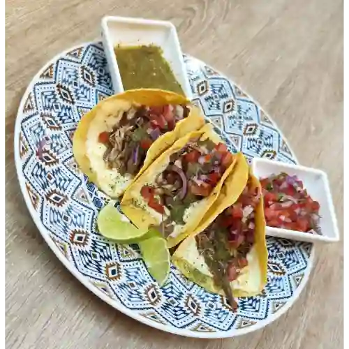 3 Tacos con Salsa Verde