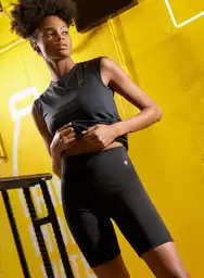Short M-negro
