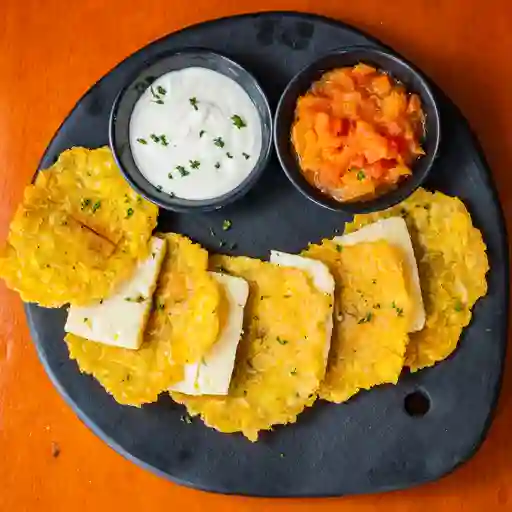 Tostones con queso