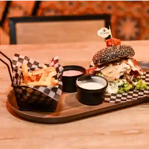 Combo Hamburguesa Negra