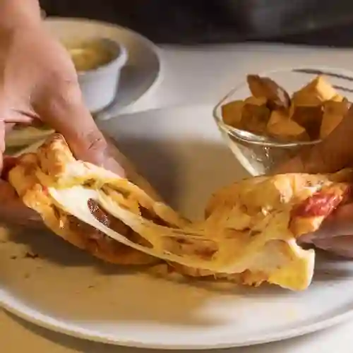 Combo Sándwich con Papas y Coca Cola