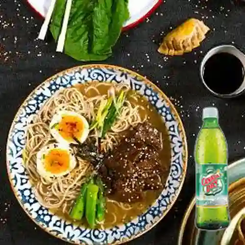 Combo Sopa Ramen Cerdo + Canada Dry Ginger Ale 300 ml