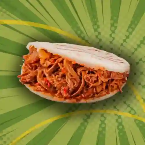 Arepa con Carne Desmechada