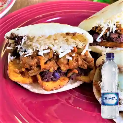 Combo Arepa con Todo + Cristal Sin Gas 500 ml