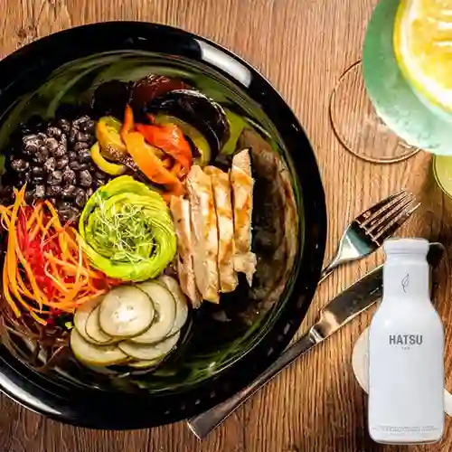 Combo Bowl con Pollo + Te Hatsu Blanco 400 ml