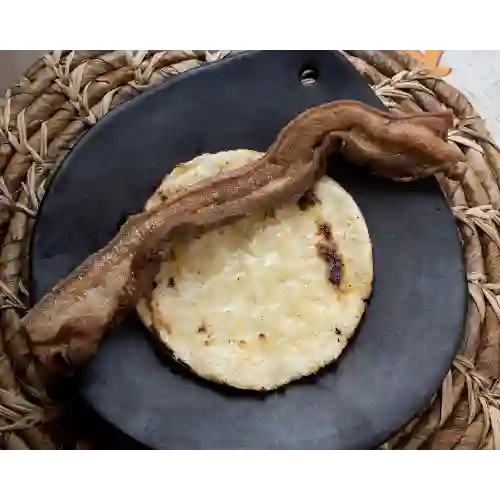 Arepa con Chicharrón