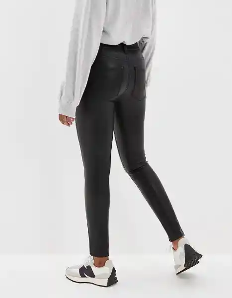 Pantalón Mujer Negro Talla: 6 Short American Eagle