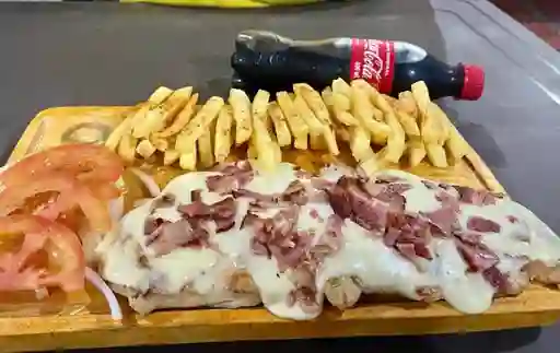 Pechuga Asada Gratinada Con Tocineta