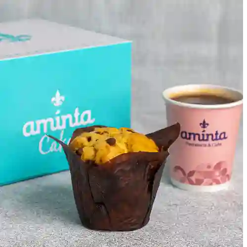 Muffie de Chocolate y Agraz + Americano
