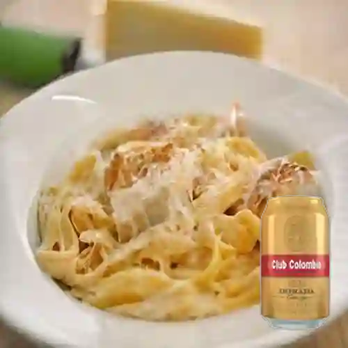 Combo Pasta Alfredo con Pollo + Club Col. Dorada Lata 330ml