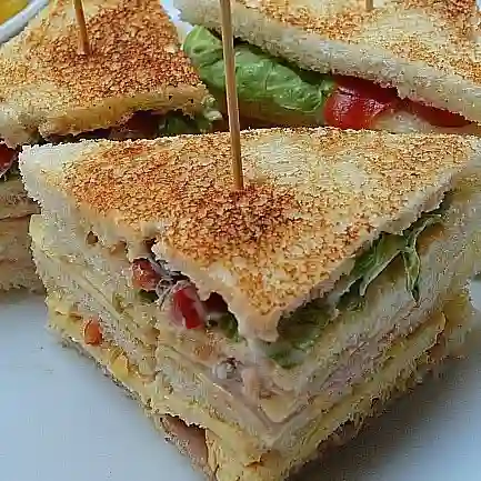 Sándwich Sencillo.