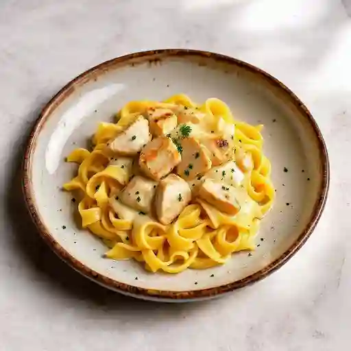 Pastas Con Pollo En Salsa Blanca