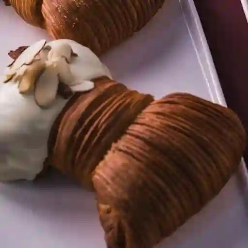 Croissant de navidad camembert y manzana