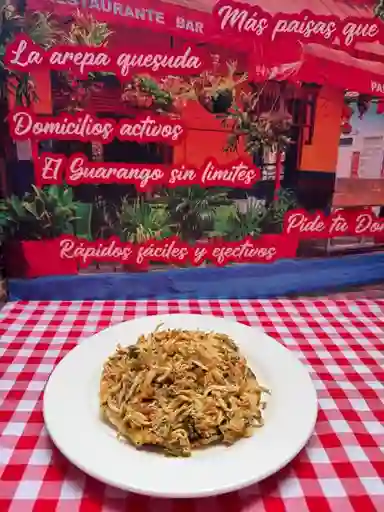 Arepa con Pollo Desmechado