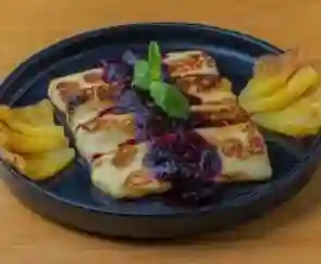 Queso Asado Con Salsa