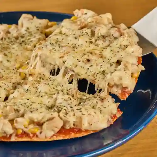 Pizza de Pollo Maíz Tocineta