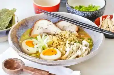 Roland Pasta Alimenticia Tipo Ramen Sabor Sopa de Hongos