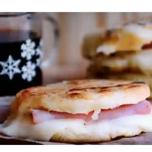 Arepa Jamón y Queso