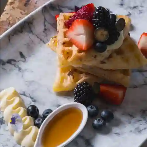 Mini Waffles de Yuca y Quesillo