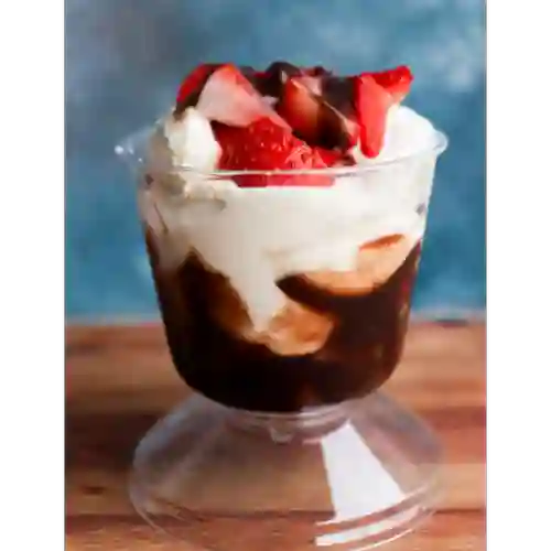 Fresas con Crema + Salsa Chocolate