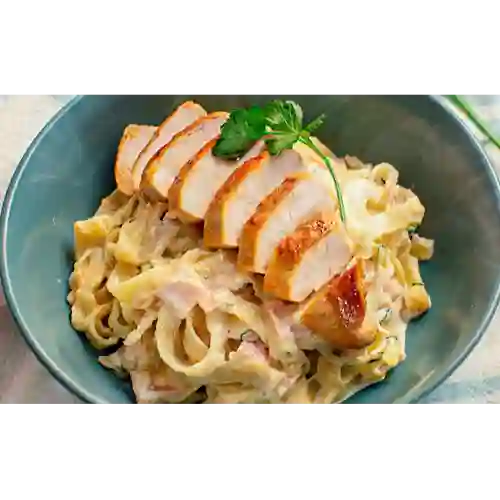 Pasta Alfredo con Pollo