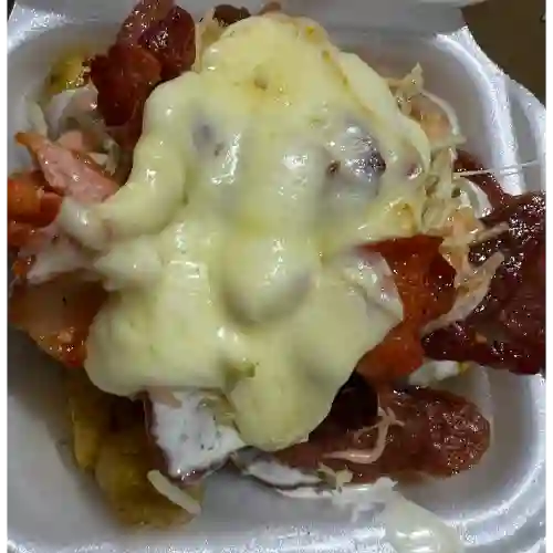 Salchipapa Gratinada