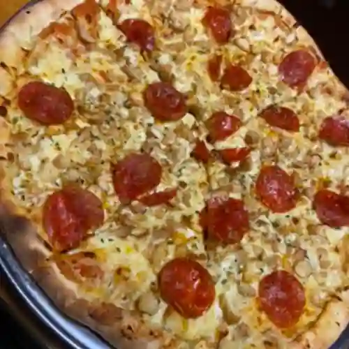 Pizza de Pollo y Champiñones