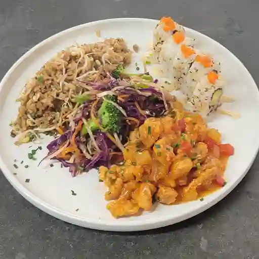 Plato asiatico con bebida